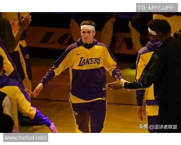 里夫斯拒绝湖人顶薪续约计划明夏将寻求更高价值合同